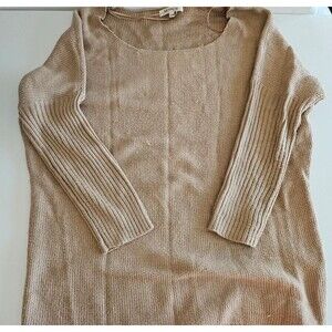 Tan oversized sweater really cute for Fall